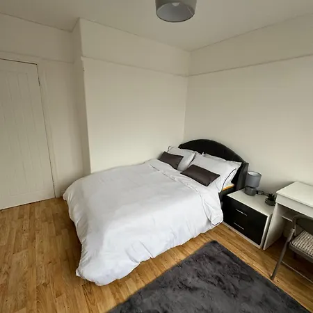 Elegant Estates Humble Abode Room 5-3