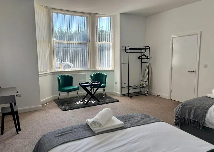 Failsworth Collection - Stylish s With Free Parking
