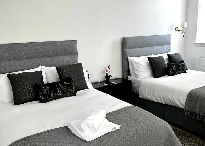Failsworth Collection - Stylish s With Free Parking